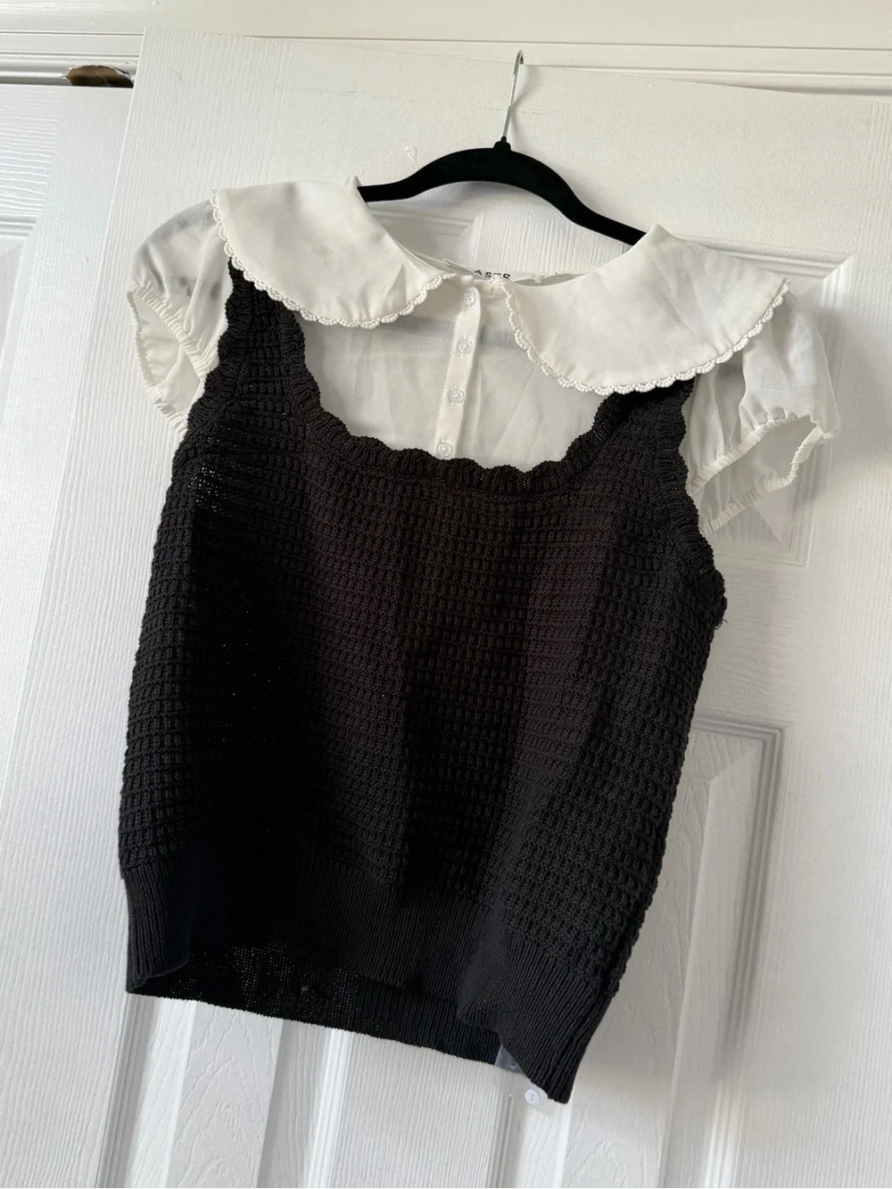 Astr The Label Peter Pan Collar Sweater Top Size Small in Black